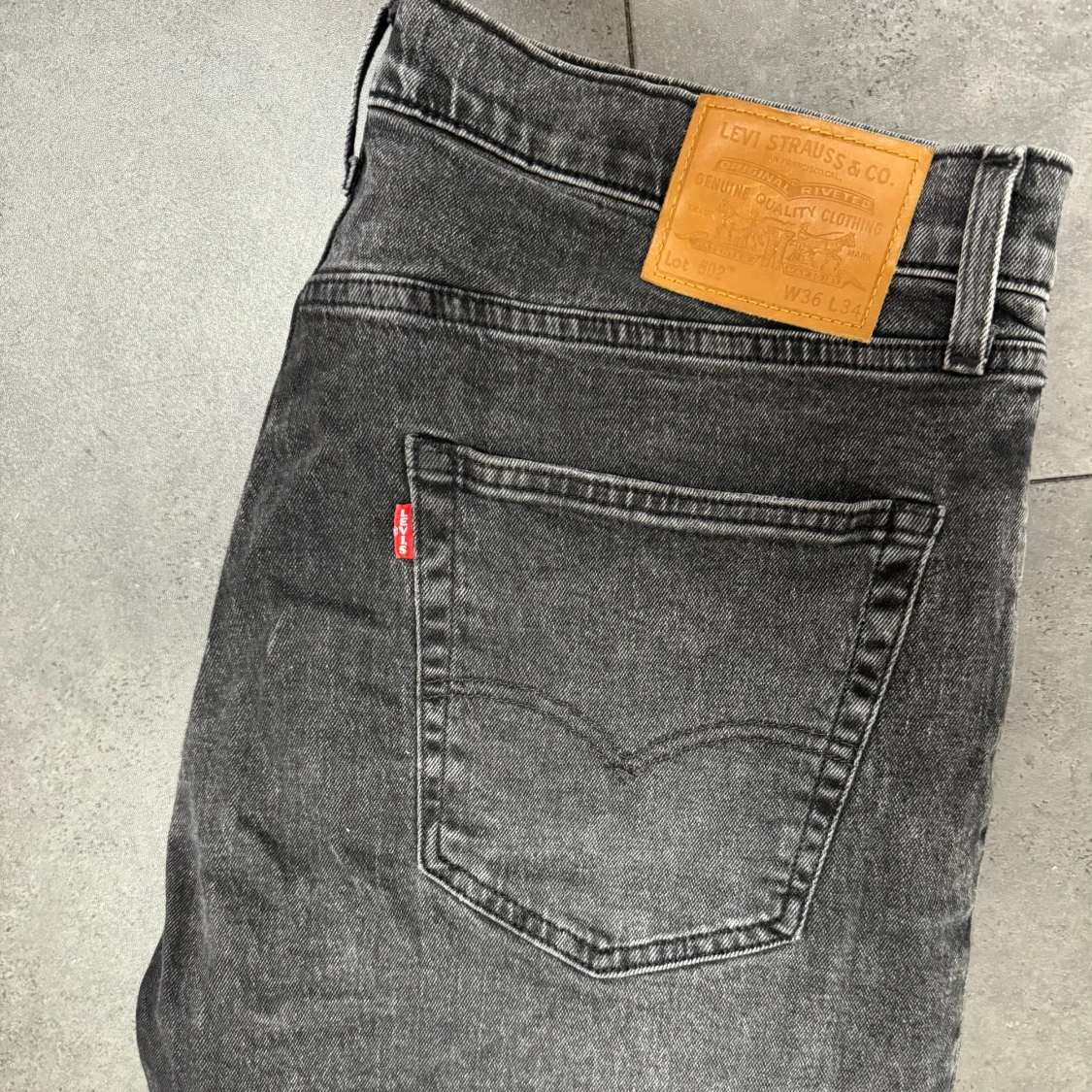 Svarta Levis jeans  - 90