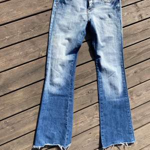 Säljer ett par jeans i storlek 36. Märket är Eclix. Väldigt fina, tyvärr fel storlek så de måste säljas vidare. 300 kr. 