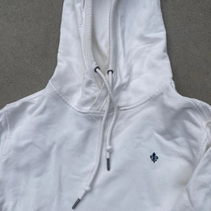 Morris hoodie  - Morris hoodie i storlek M. Bra skick och priset kan diskuteras vid snabb affär 