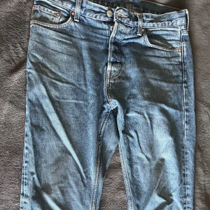 Weekday jeans - Weekday space jenas storlek 29/30 bra skick nypris 600