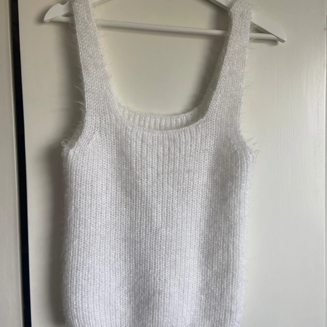 Vit stickad linnetopp - 91