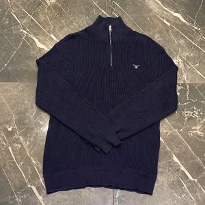 Gant quarter-zip  - Gant quarter zip Strl: XL Mycket bra skick, knappast använd