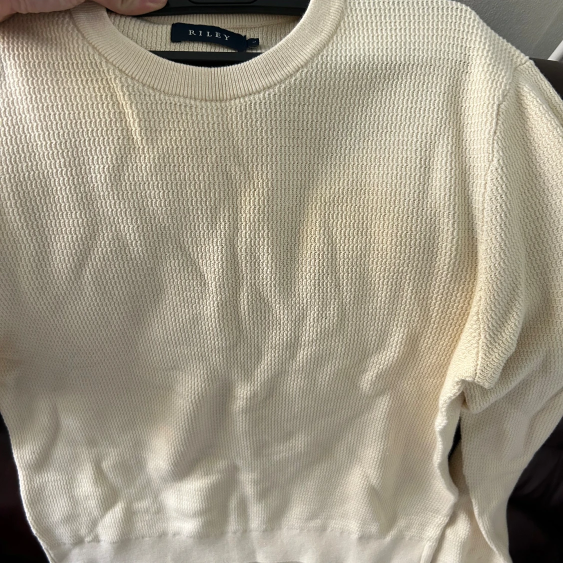 Beige stickad tröja från Riley - 90