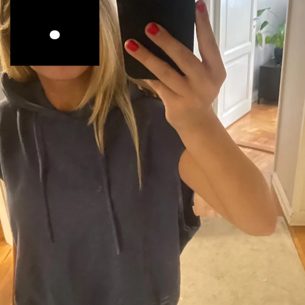 En jätte cool Hoodie som är gammal så det står tvär inte vart den kommer ifrån.. Hoodies.