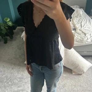Svart topp  - Helt oanvänd svart topp 