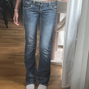 Superfina lågmidjade jeans  - Lågmidjade jeans från rockandrolldenim, skulle beskriva som en storlek s