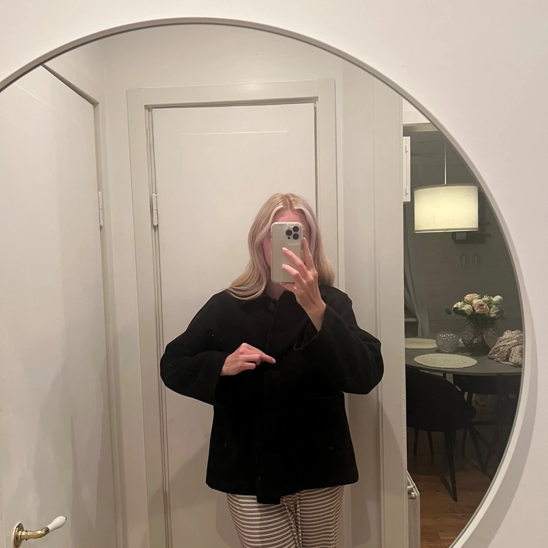 Kort kappa Weekday - 91