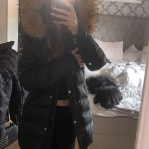 Rockandblue jacka - Säljer min fina rockandblue jacka då jag inte använder den längre har använt några gånger men jackan är fortfarande i jättebra skick inga defekter elr så🩷skriv för fler bilder