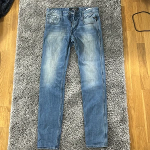 Replay jeans - Säljer dessa replay jeans då de är för små, de är perfekta till vintern och är i storleken 29x32