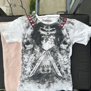 Ecko Untitled tisha - Awesome ecko tröja 🔥 bra passform på mig 181 cm affliction type older brother core ahh Sematary ahh tröja bror 😂🔥 kom dm för att diskutera pris eller mått 🤘  