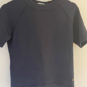 Kortärmad tröja - Kortärmad tröja från Morris💕🌸. Jättefint skick⭐️