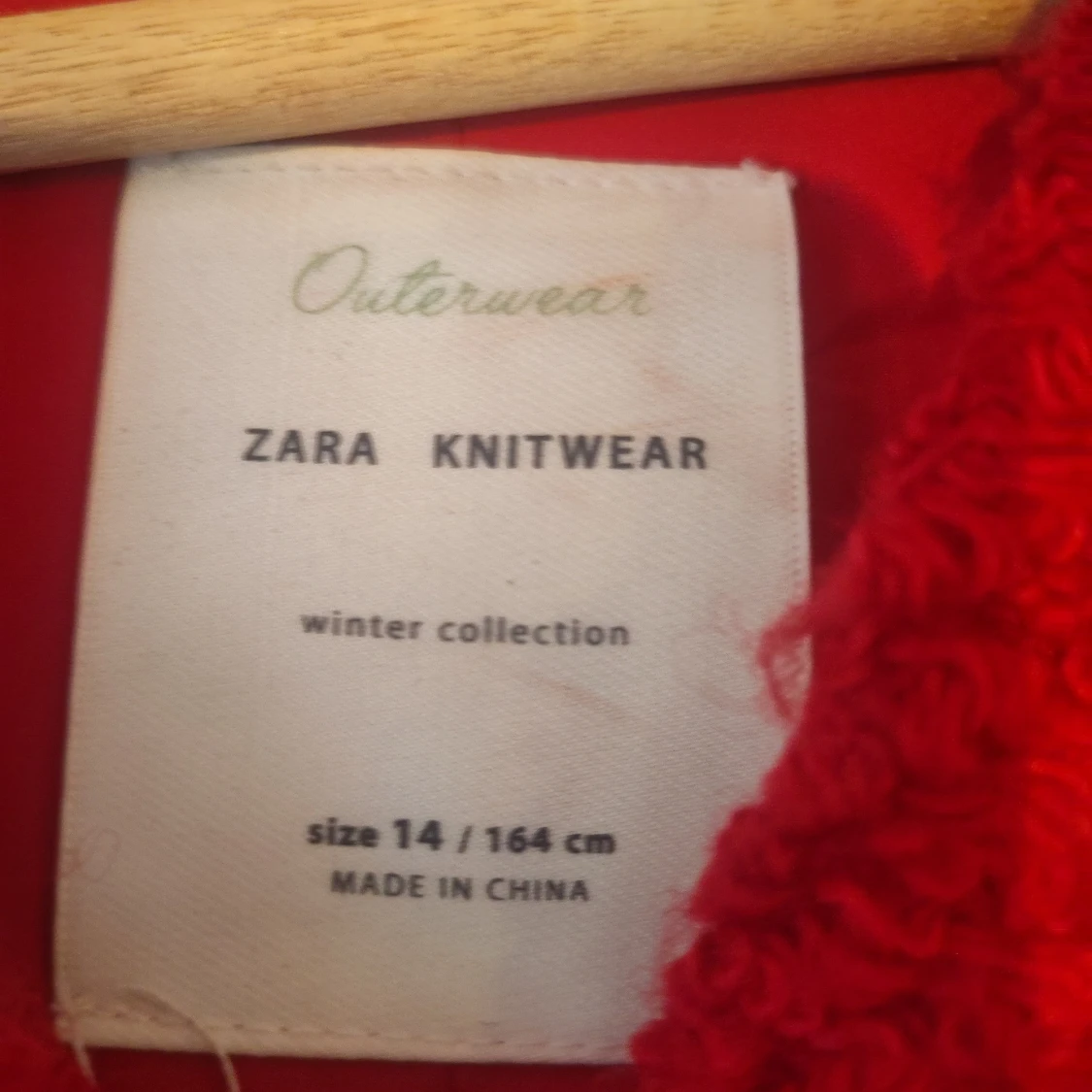 Röd stickad jacka från Zara - 91