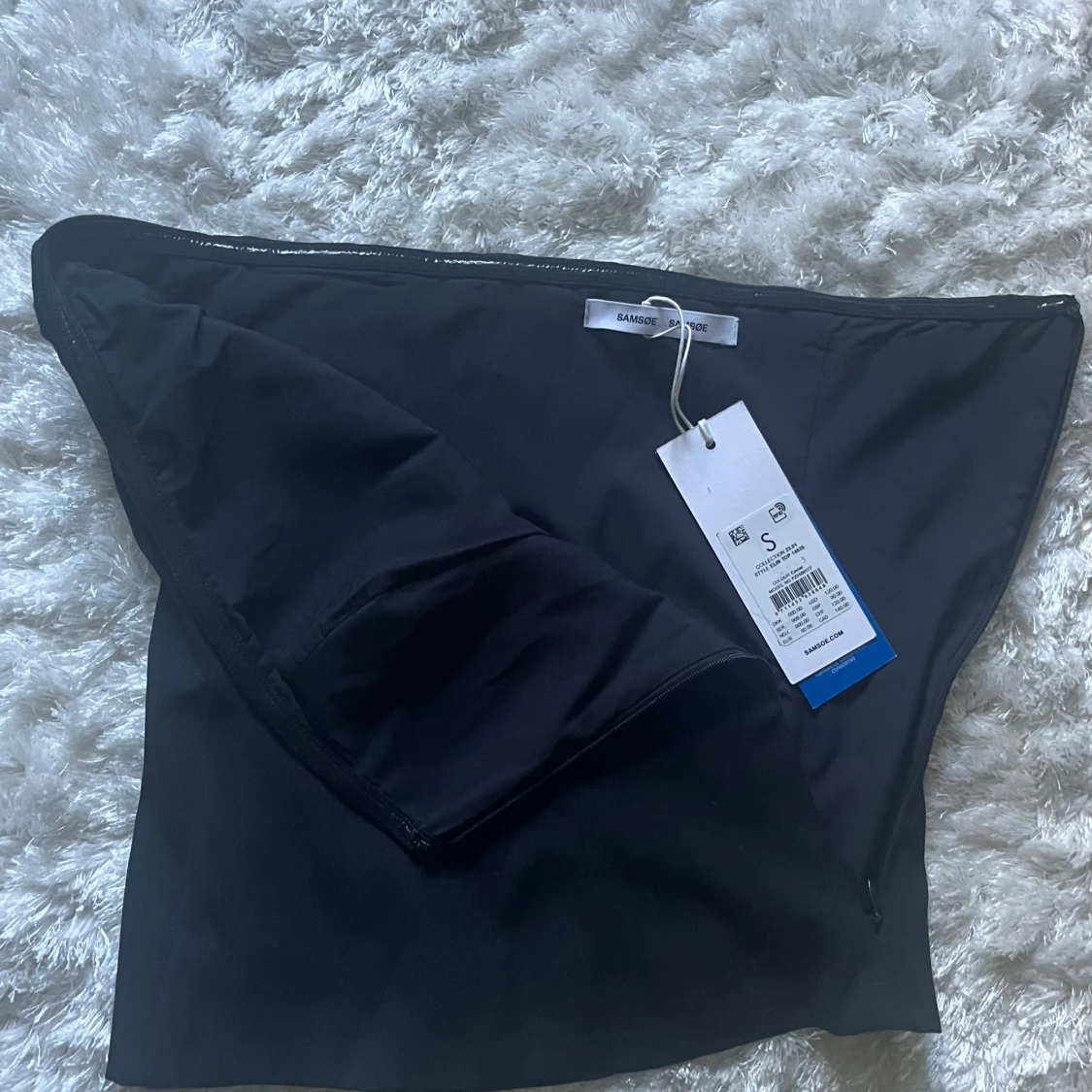 Jättefin oanvönd svart ärmlös topp från Samsø - 91