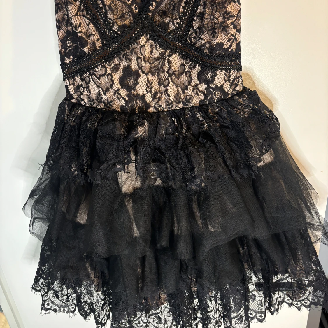 Puffig spetsklänning - 90