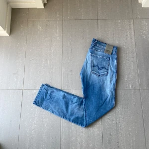 Replay Anbass  - Säljer nu dessa blå replay Anbass jeans, skriv för fler bilder/frågor🙌🏼