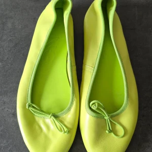 Ballerina, stl 41 - Ballerina i fantastisk färg, stl 41. Obetydligt använda. 