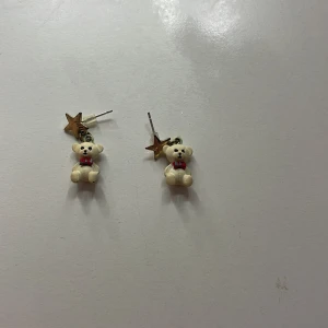 Björn örhängen  - Jag älskar dem men de har nickel i sig och jag är allergisk mot nickel