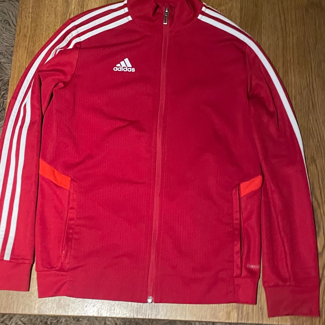 Röd Adidaströja - 90