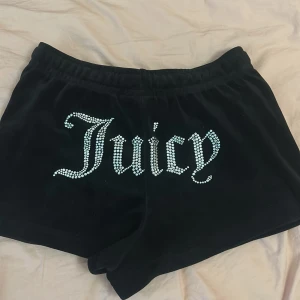 Juicy couture shorts - Bra skick som ny har bara haft på mig den 2 gånger 