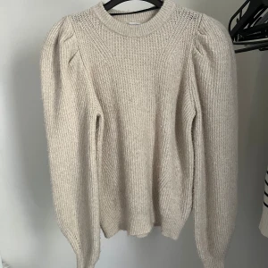 Stickad tröja - Jätteskön och mjuk stickad tröja, fint skick! 