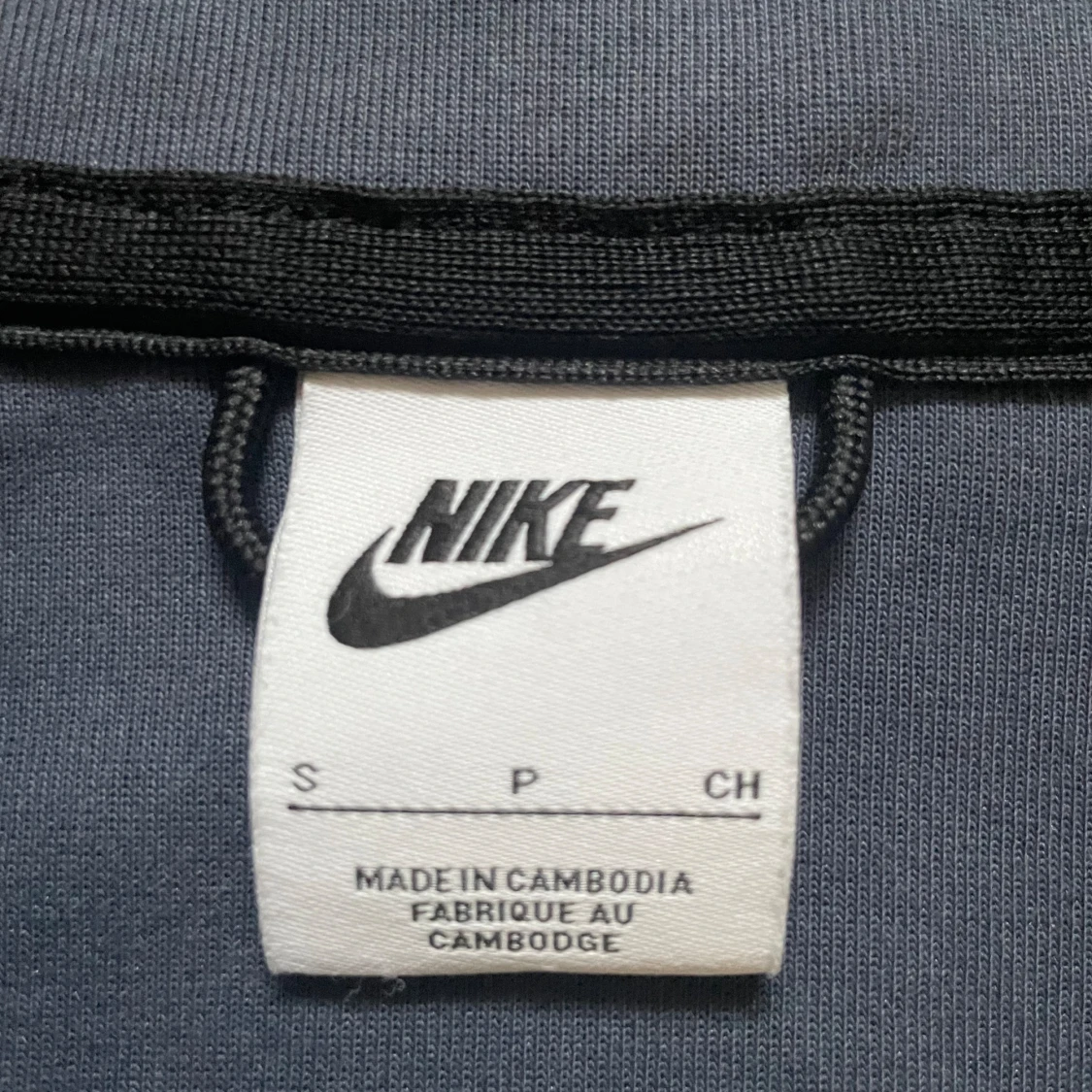 Mörkblå nike tech - 91