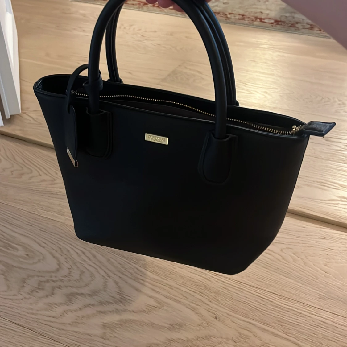 Svart väska - 92
