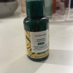 Travelsize ingefära shampoo - Schampo fårn body shop  30 ml perfekt som travelsize Helt oanvänd