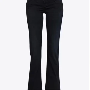 Svarta Ltb jeans 24/30 - Svarta ltb jeans köpta här på Plick