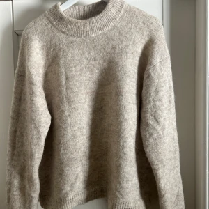 Stickad tröja  - Wool och alpacka tröja från hm i stl s