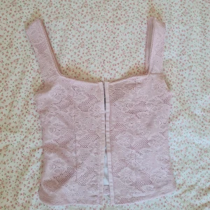 Spetstopp - Supersnygg Reclaimed Vintage spetstopp köpt på Asos! I perfekt skick, använd en gång :) 