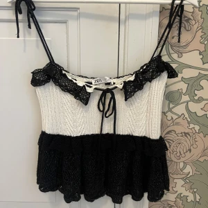 Topp - Topp från Zara. Sparsamt använd! 