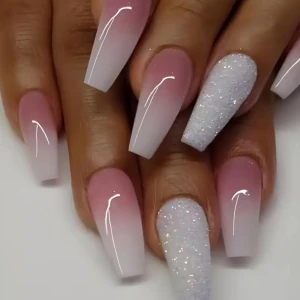 Press on Naglar Lösnaglar 24-pack - Nyvara!  En förpackning med 24 återanvändbara lösnaglar som fästes enkelt med medföljande geléklisterlappar. Det medföljer även en fil.  Naglarna är enkla att applicera och ta bort. Kan användas många gånger.