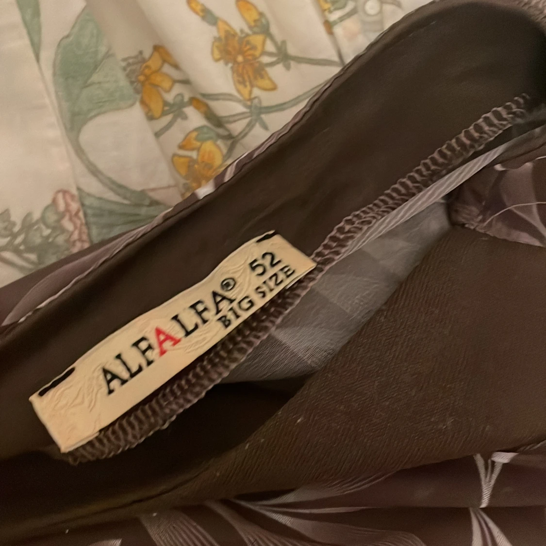 Brun mönstrad klänning från Alfalfa - 91