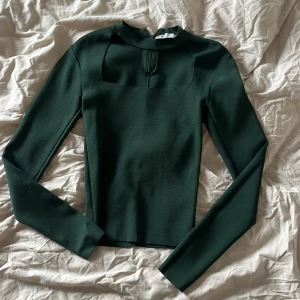 Grön topp - Mörk grön festtopp 