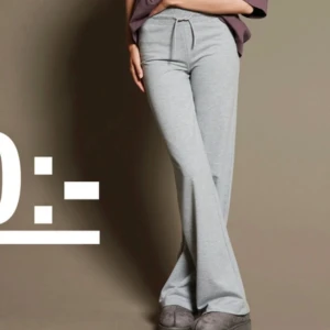 Low waist pants  - Säljer mina lågmidjade mjukis ifrån lager 157 då de inte kommer till användning längre. 