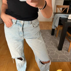 Jeans  - Fräsha jeans från Ginatricot! Storlek 38 och i väldigt bra skick!🌸