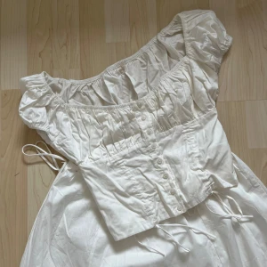 Set  - Topp och kjol set. Topp i XS kjol i M 🌸