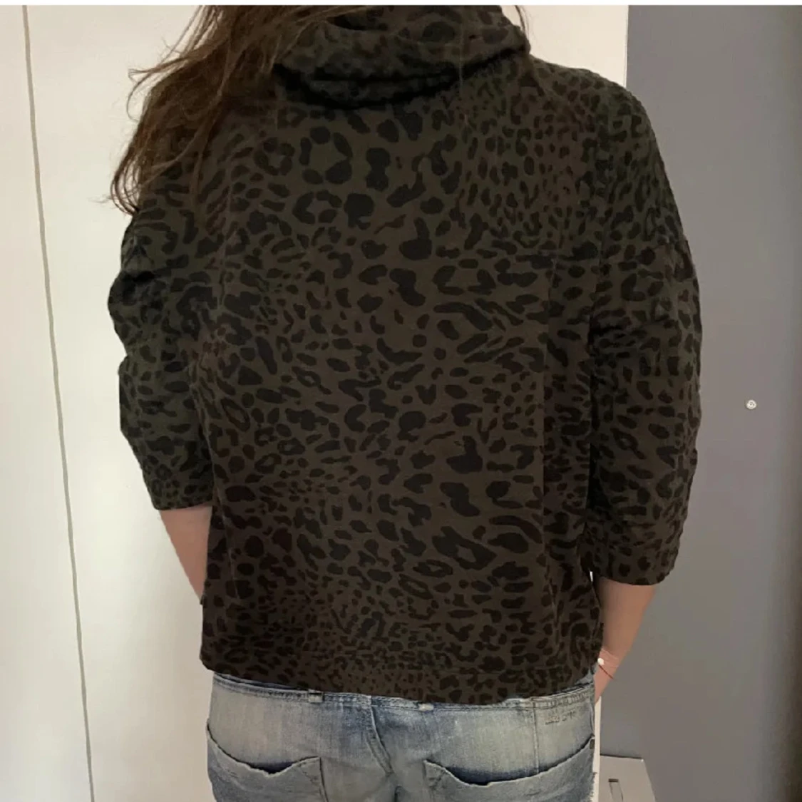 Trekvartsärmad leopard tröja - 92