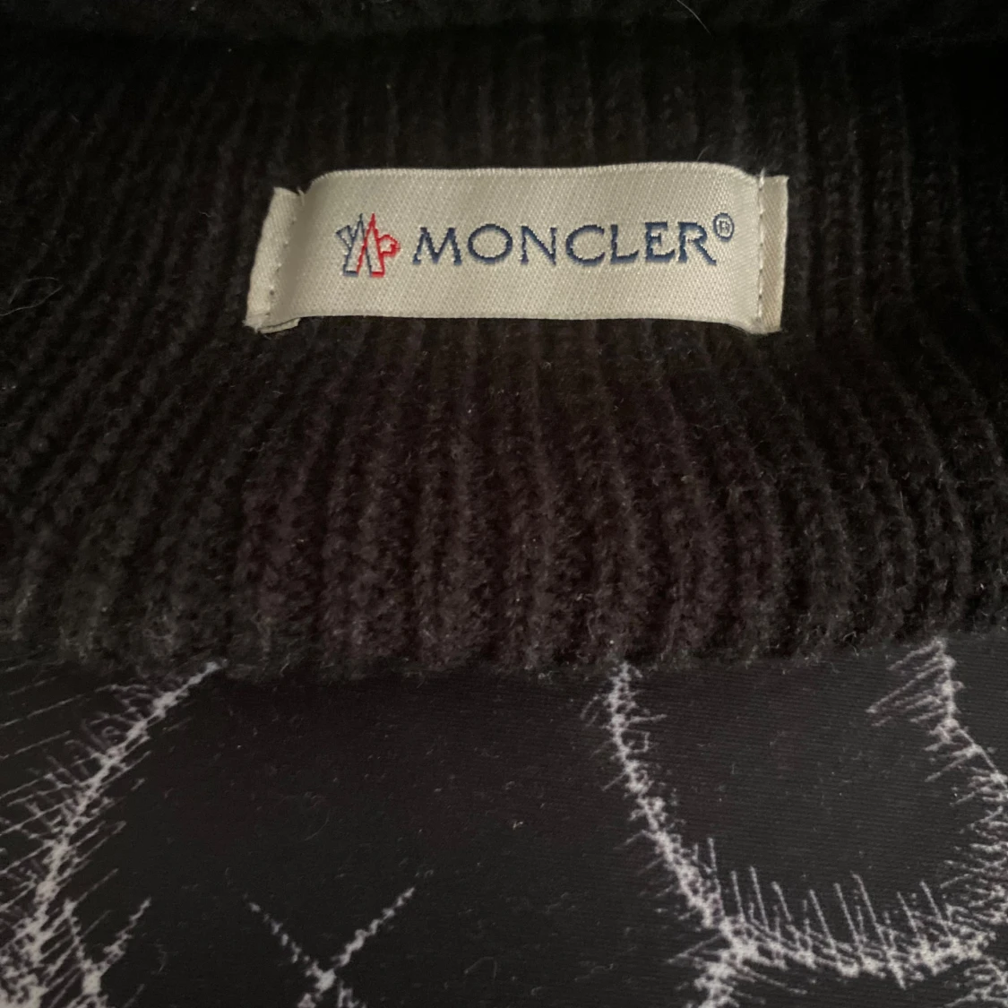 Moncler mössa - 1