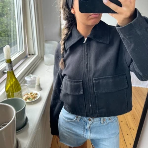 Arket jacka - Super snygg jacka från arket som är i nyskick! Original pris 1500kr