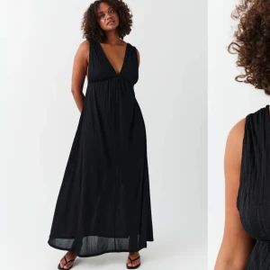 Klänning - Fint skick använd två gånger