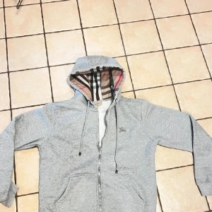 Burberry Zip hoodie - Sjukt bra skick 