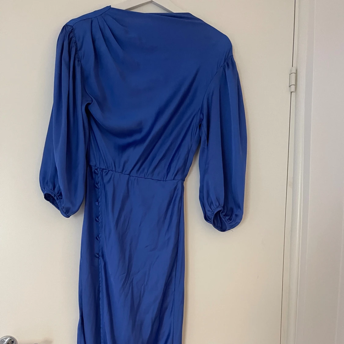 Blå vadlång klänning 