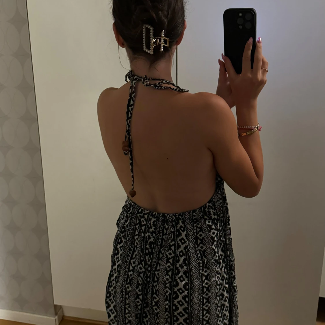 Söt sommarklänning med öppet rygg - 90