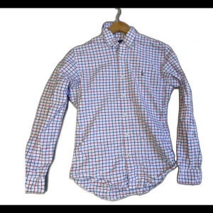 Ralph Lauren skjorta  - Storlek S, jätte bra skick, aldrig använt, slim fit 