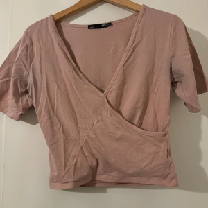 T-shirt - T-shirt från Lager 157, storlek ca, stor i storlek.