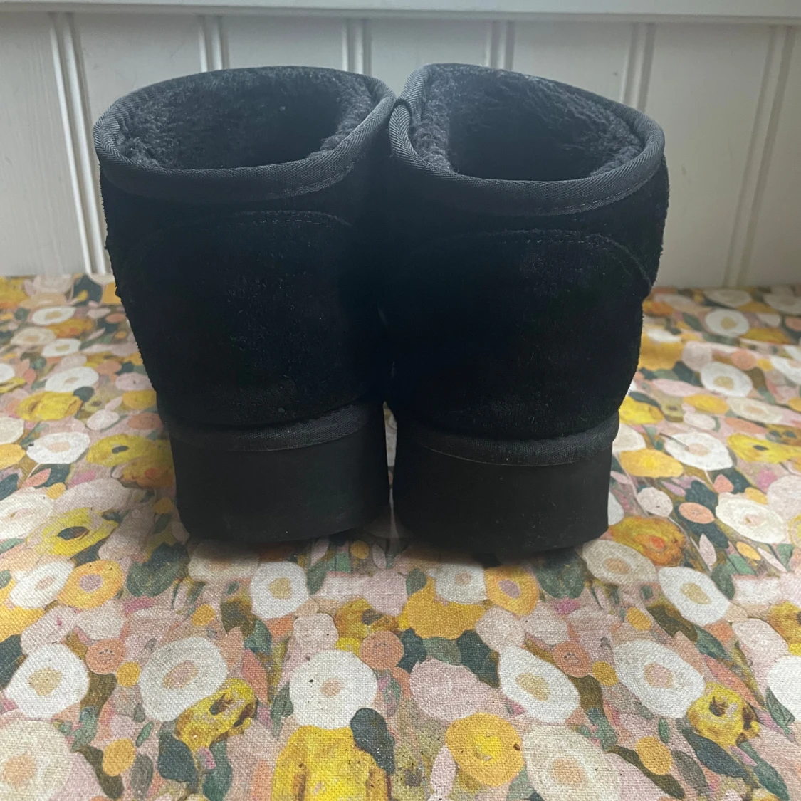 Svarta fejk uggs  - 93