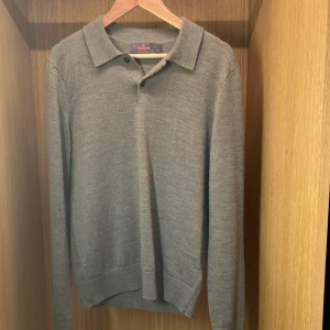 Morris tröja  - Säljer denna otroligt snygga Morris tröjan 100% merinoull | xs | skick 9/10 | skriv gärna om ni har några frågor eller funderingar 