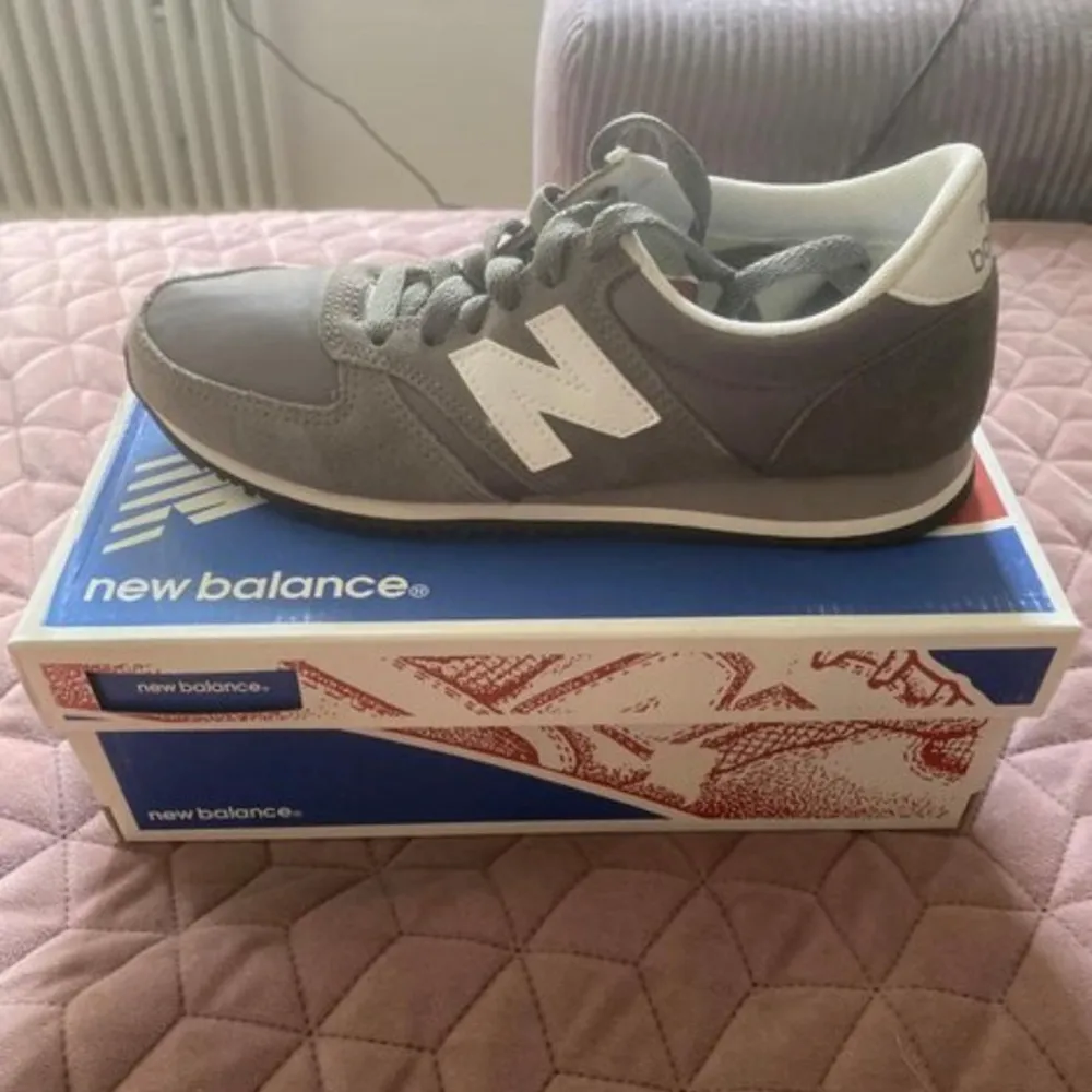 New balance skor i storlek 37 helt oanvända  Köpta i USA för ca 1.400kr. Skor.