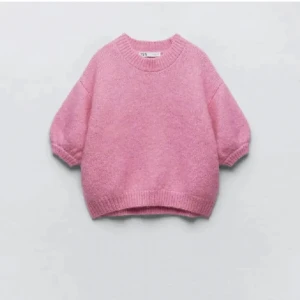 Zara stickad tröja - Super fin och skön stickad tröja från zara som inte säljs längre!!